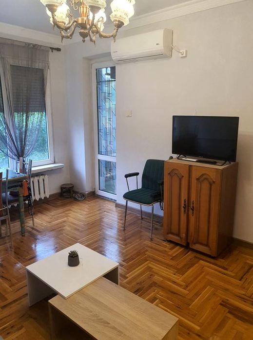 Дава се под наем Двустаен апартамент в Пловдив, Център - 56 кв.м за 350 € - Снимка #2