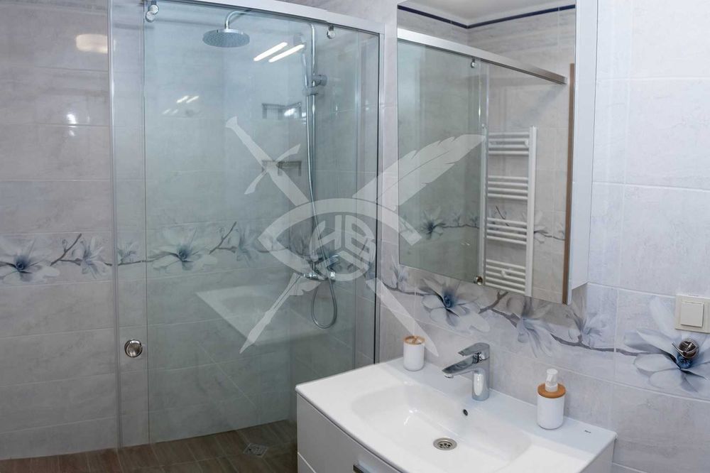 Дава се под наем Двустаен апартамент в София, Кръстова вада - 82 кв.м за 897.6 € - Снимка #3