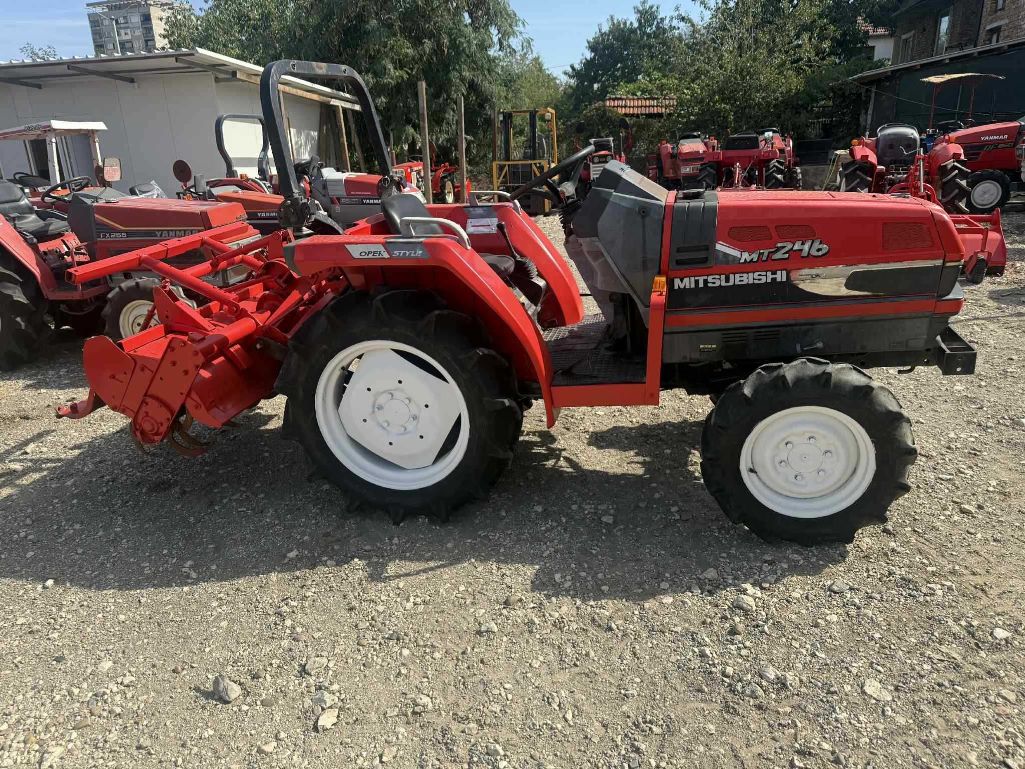 Трактор MITSUBISHI MT246 4x4