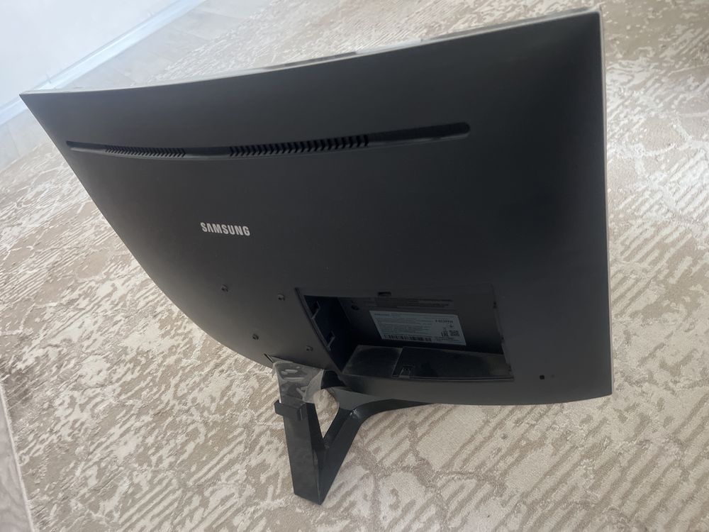 Монитор Samsung