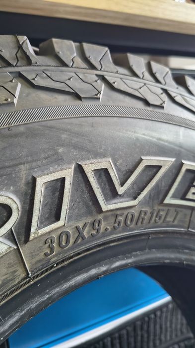 Vând o anvelopă Maxxis AT, similară cu BF Goodrich 30x9,5x15