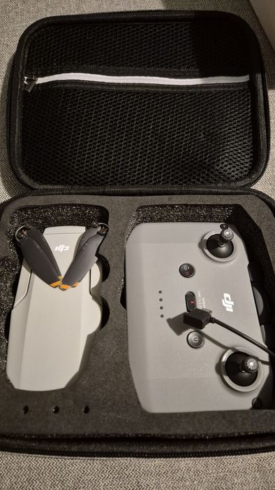 Vand Drona  Dji Mini 4K ca și noua!