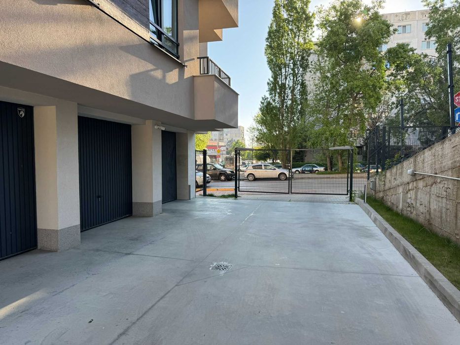 Дава се под наем Гараж / Паркомясто в София, Дружба 2 - 14 кв.м за 132.6 € - Снимка #9