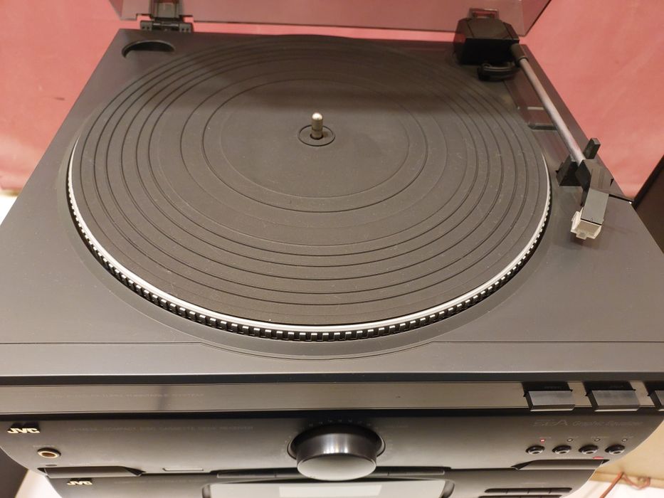 Linie audio JVC CA-ME38.Tape,CD,Pick-up,Tuner,Boxe.Perfect funcțional