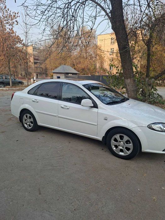 Chevrolet Lacetti, 3 позиция 2021 года
