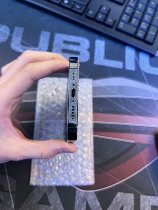 Iphone 12 pro zapchastga boladi