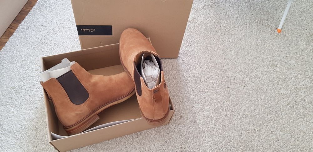 Clarks chelsea boots, при интерес цената може да се договори