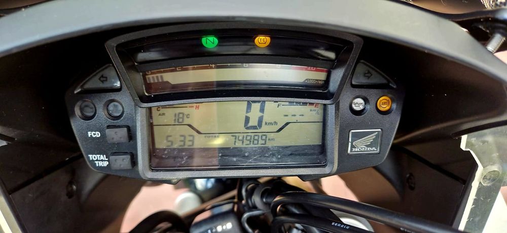 Honda VFR 1200x Crosstourer cu accesorii premium