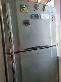 Японский большой холодильник TOSHIBA