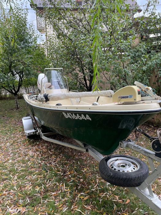 Barca cu  Motor si Peridoc