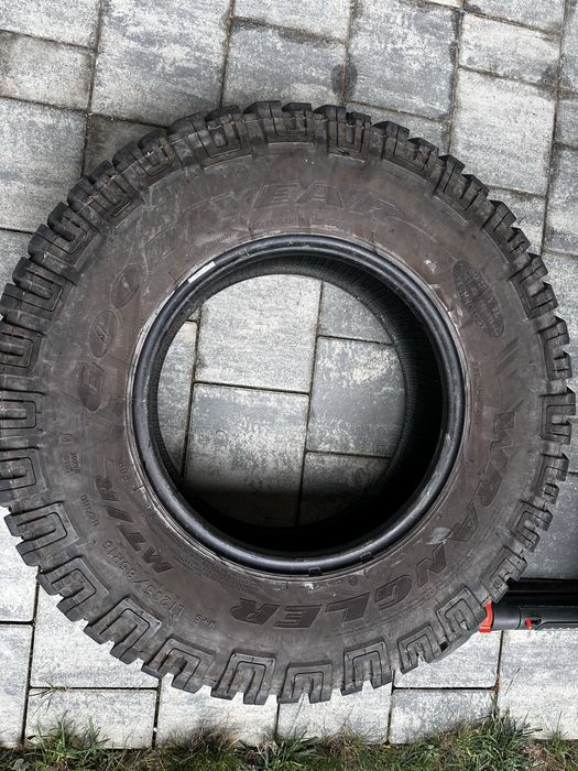 Anvelope de iarna good year 235/85/16 AT