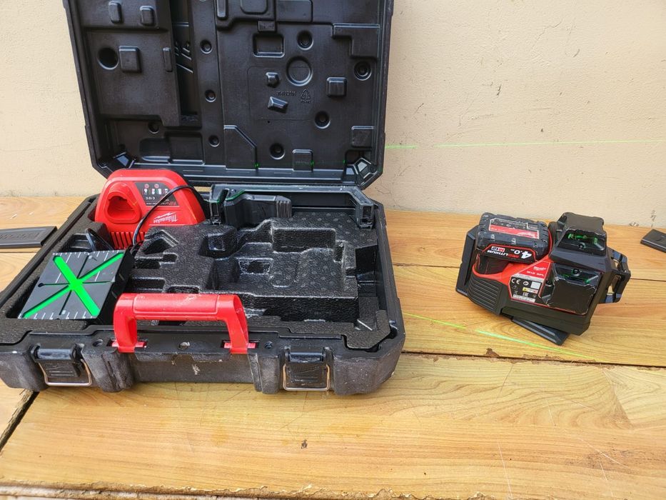 Nivela laser Milwaukee M12 3PL - 360 raza verde