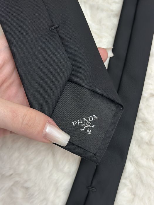 Cravata Prada noua