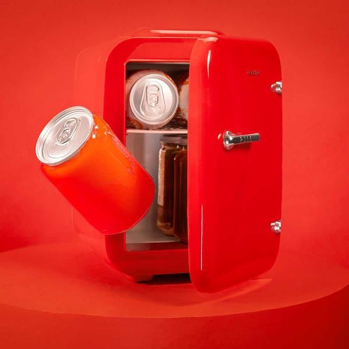 Мини хладилник Cecotec Bolero MiniCooling 4L, работа с 12V-220V