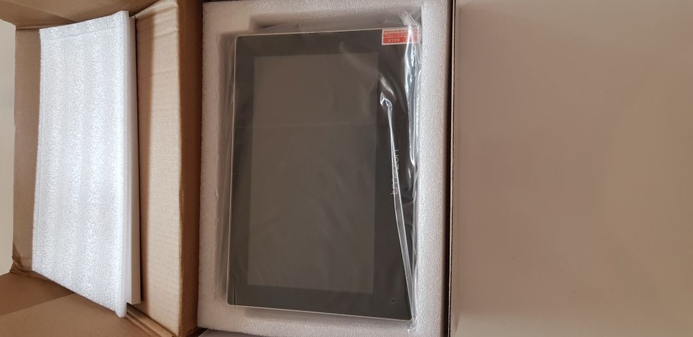 Продавам видео домофон TMEZON MZ‑IP‑V726TW с външна камера MZ‑VDP‑NE20