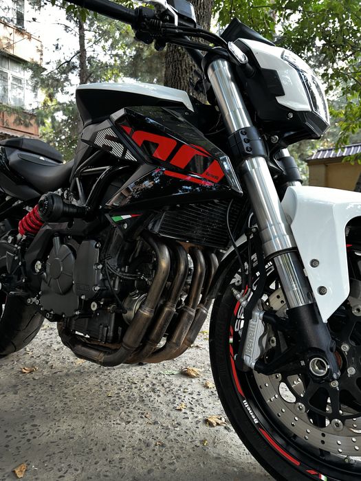 Стрит Мотоцикл Benelli TNT 600i restyling Italy последняя версия