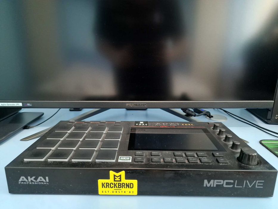 Aparat Productie Muzicala Akai Mpc Live
