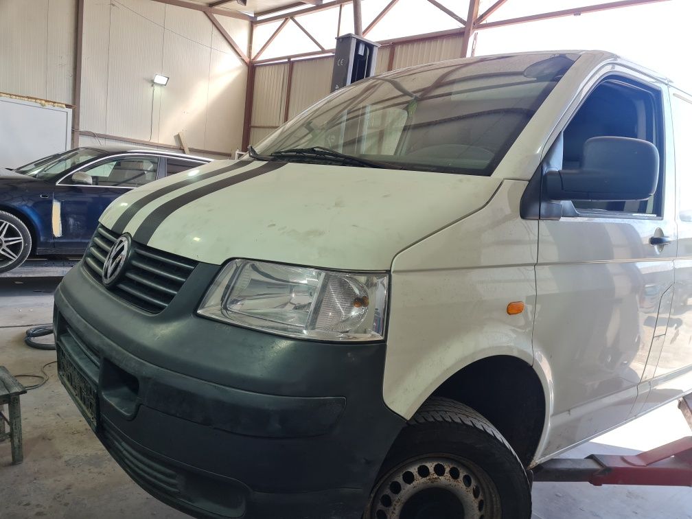 Dezmembrez Vw T5 1.9 Tdi