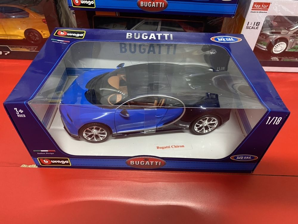 BBURAGO BUGATTI CHIRON albastru machetă auto de colecție scara 1:18