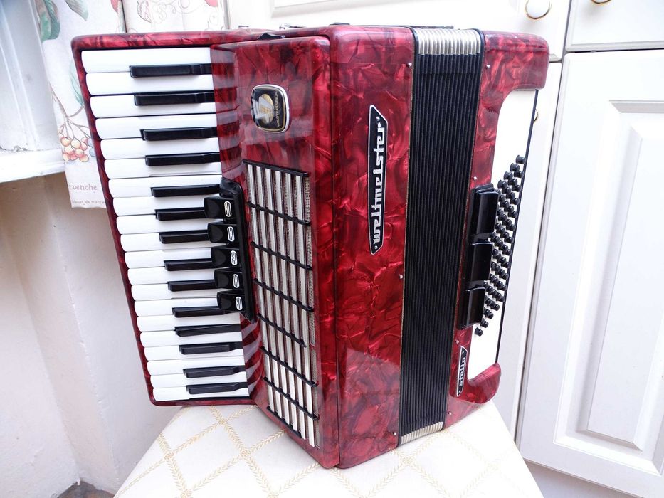 Акордеон Велтмайстер Стела 60 баса