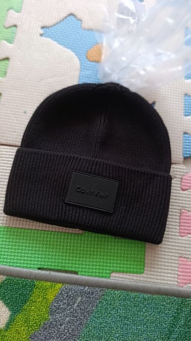 Calvin Klein нова шапка плетиво