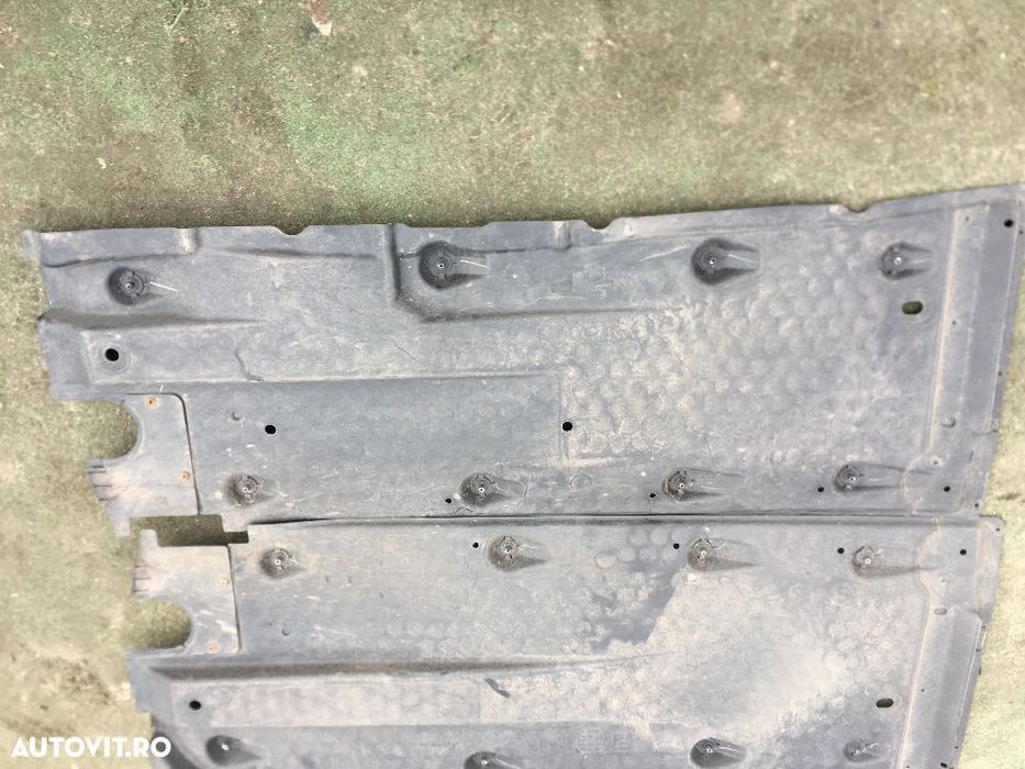 Scut Caroserie / Protectie Plastic Stanga sau Dreapta Audi A3 8P 2003 - 2008 COD : 1K0 825 211 E / 1K0825211E / 1K0825212K / 1K0 825 212 K