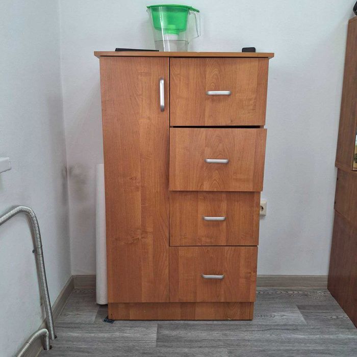 Продам комод с полками