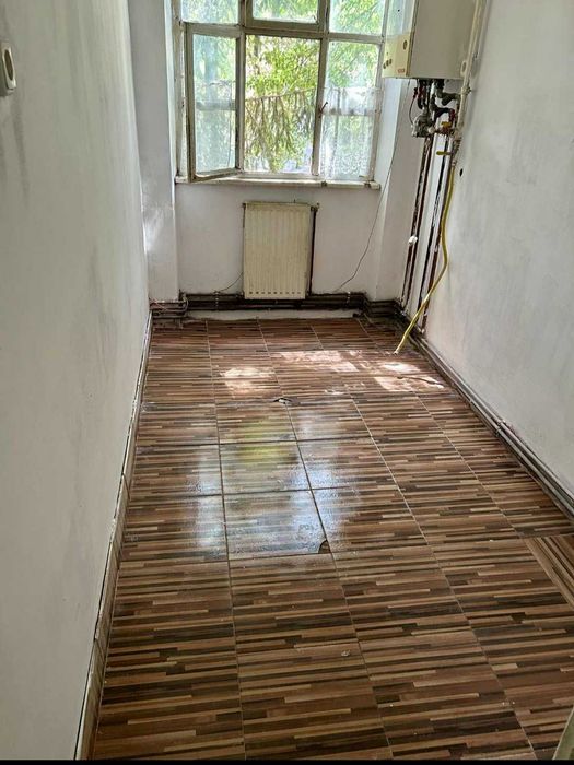 Vand apartamentb3 camere,et.1