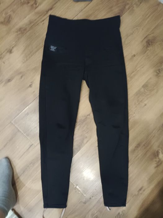 Отдам джинсы и лосины