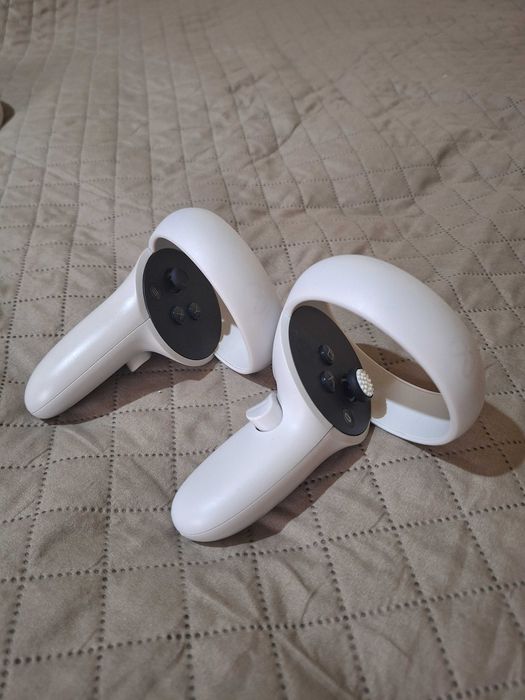 Consola VR Meta Quest 2 + accesorii