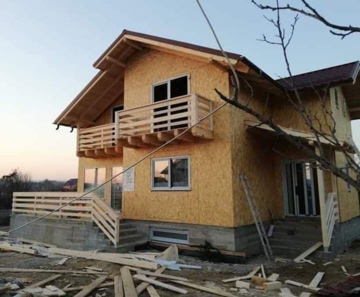 Casa si Cabana stil A-Frame pe structura de lemn