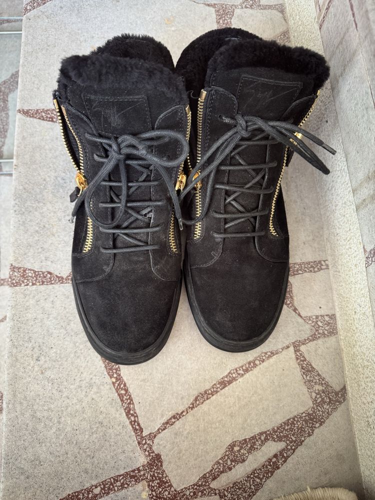 Guiseppe Zanotti kris