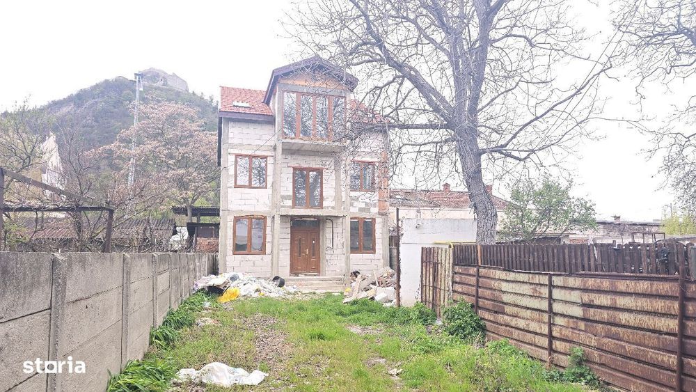 Vand casa la rosu in Deva, D+E+M, constructie din BCA din anul 2020