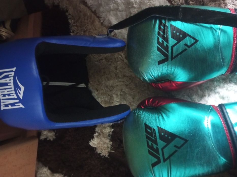 Перчатки шлем и боксерки