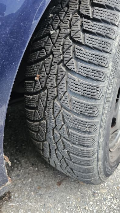 Vând set jante+anvelope Nokian195/65/15 iarnă