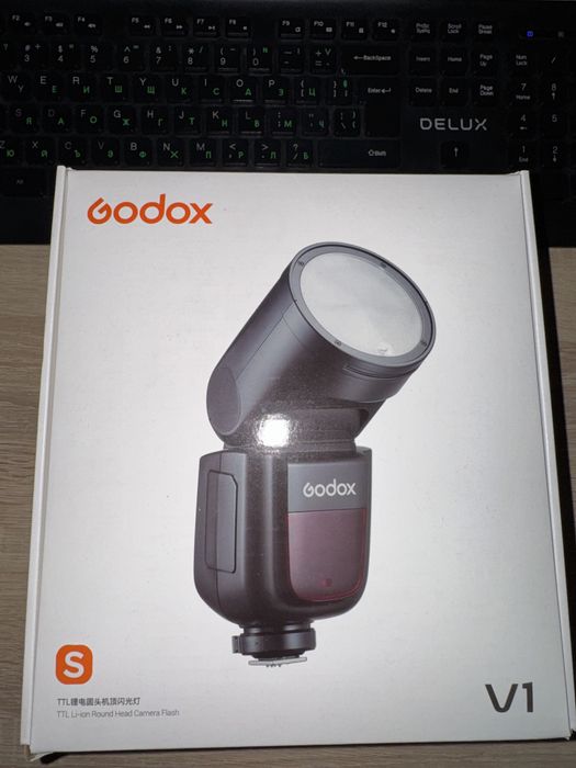 Godox V1S - нова, с магнитен дифузьор