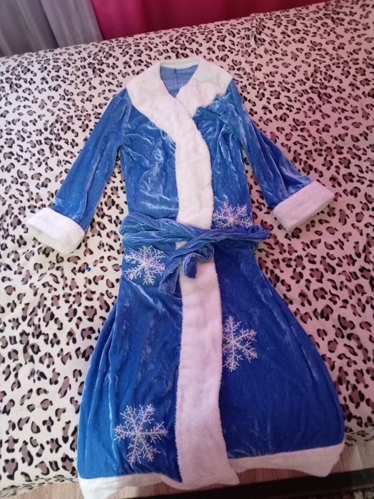 Продаю костюм Снегурочки б/у