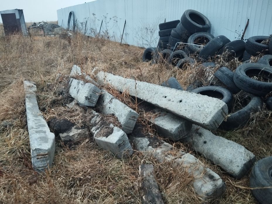 Продам  бетонные блоки .Размеры  30смна30см.Длина 2,5м..