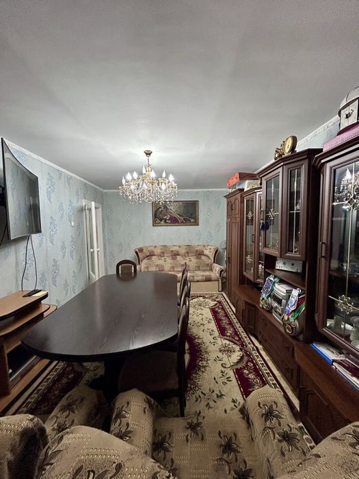 Продам двухкомнатную квартиру улучшенной планировки 63.4 кв.метров