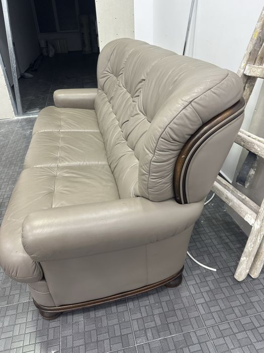 Диван естествена кожа Честърфийлд