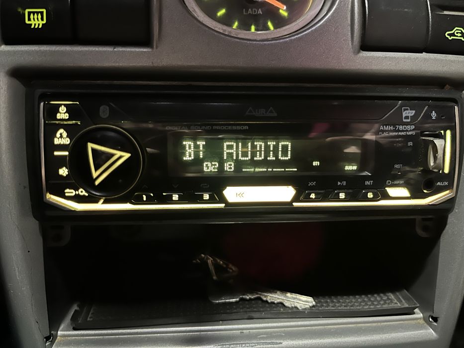 Продам машнитофон аура в отличном состоянии