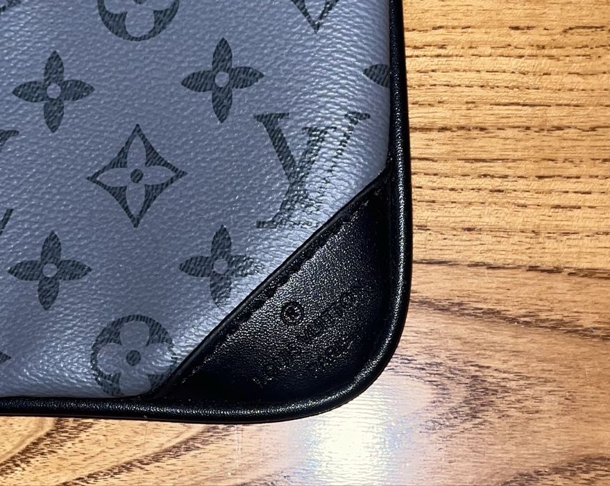 Продавам Louis Vuitton несесер