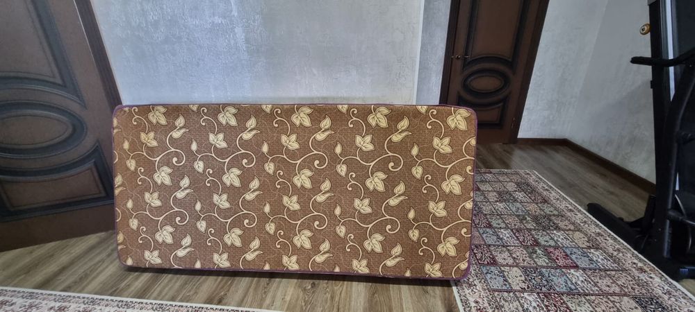 Продам кровать с матрасом
