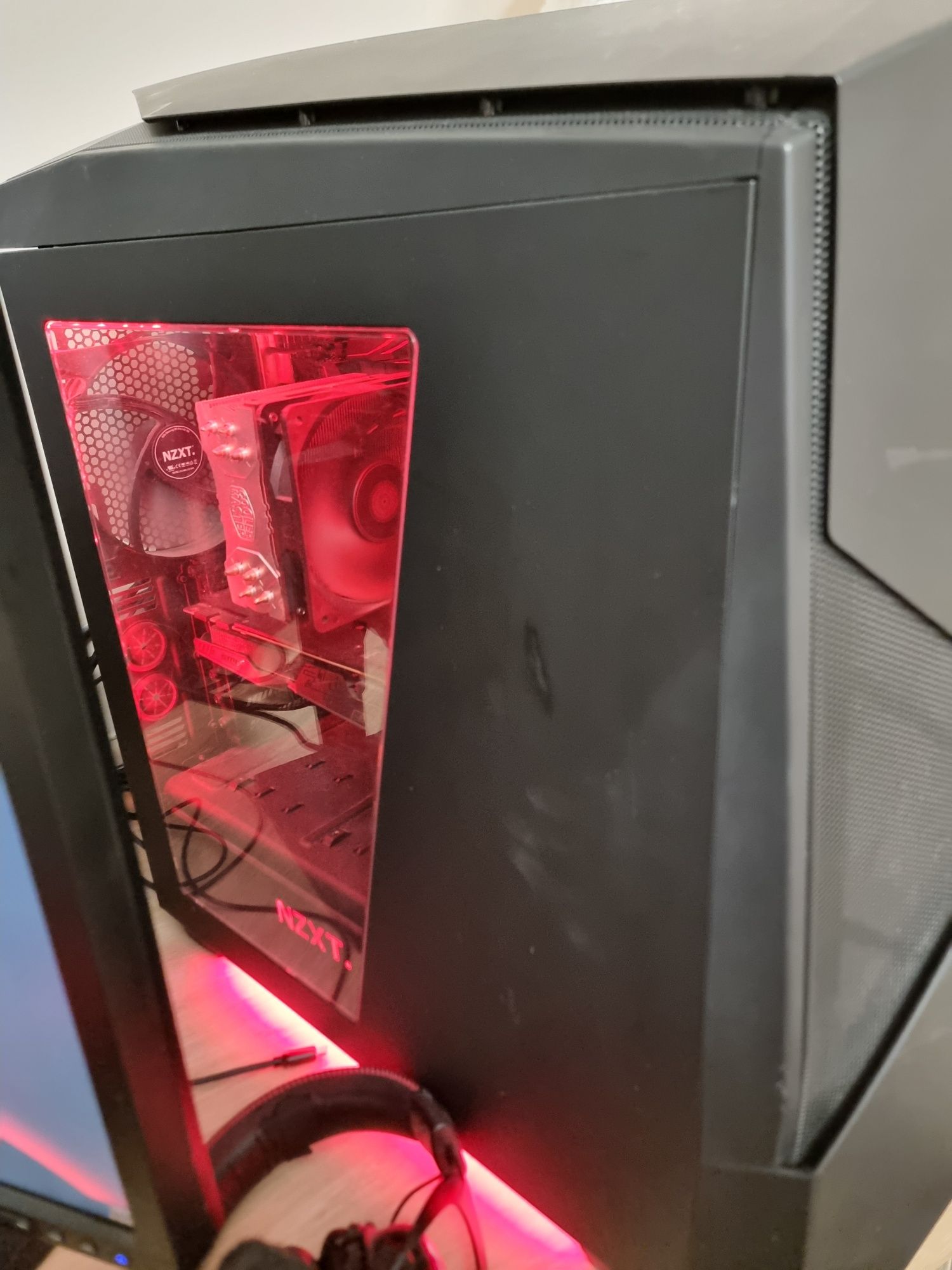 Цял геймърски сеъ ъп gaming set up компютър gtx 1080 16gb ram