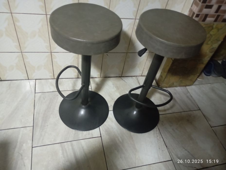 Scaune bar ,stare foarte buna ,preț 120 Ron bucata