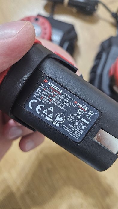 Parkside Set Acumulator 12v si Incarcator