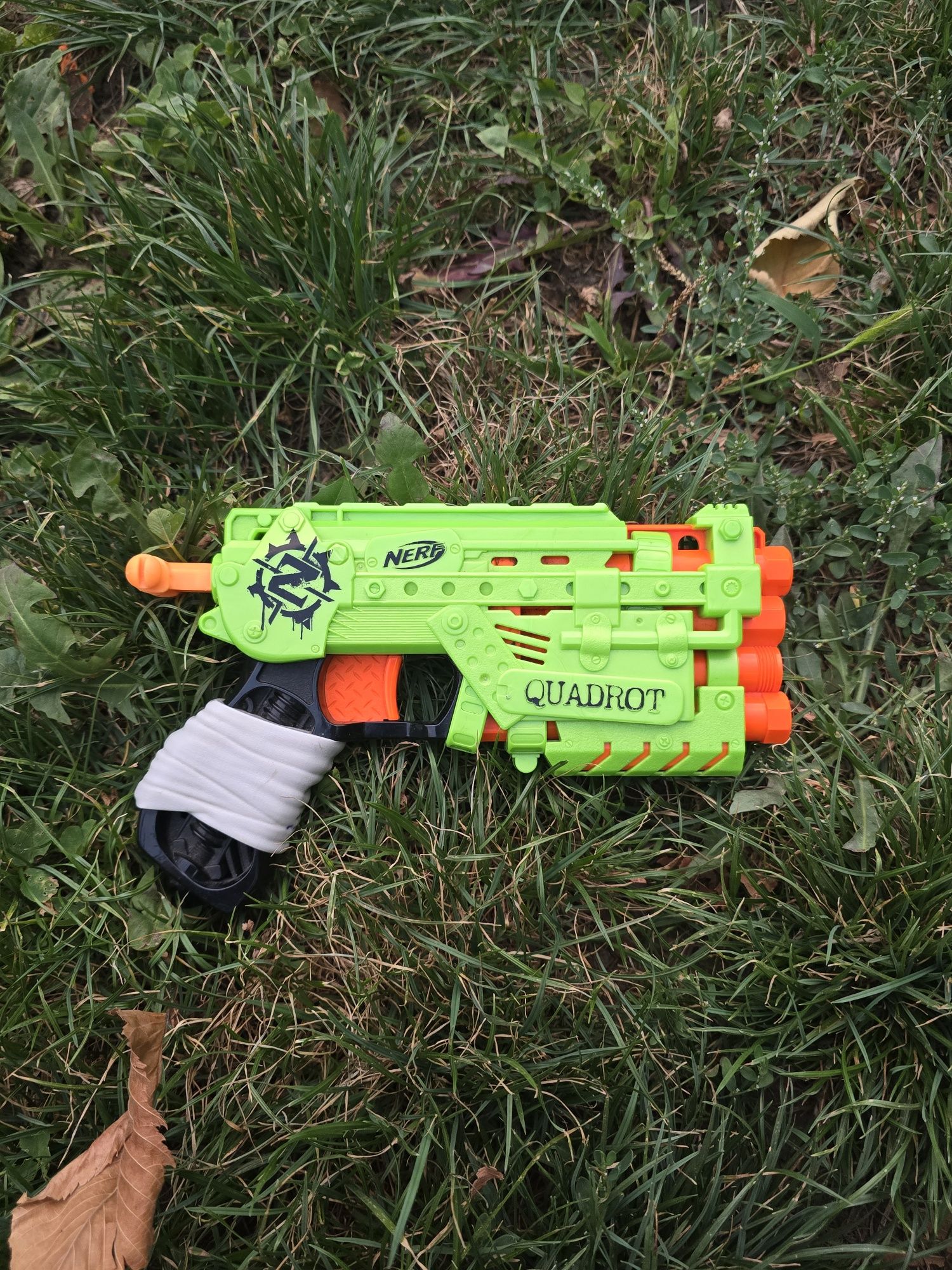 Продаю Nerf бластеры