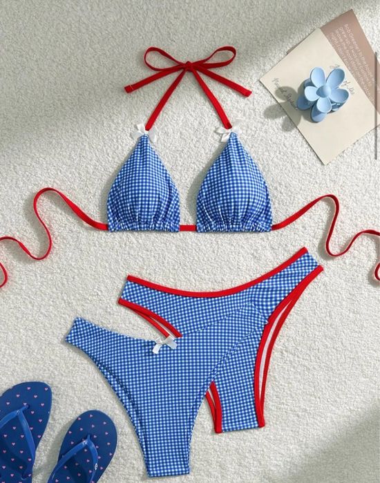 Купальник с двумя парами плавок