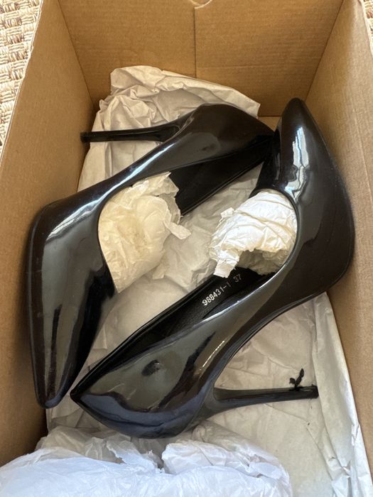 Продам туфли за 3000тг практически новые