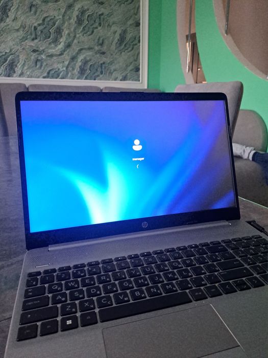 Продам ноутбук hp 250 G9